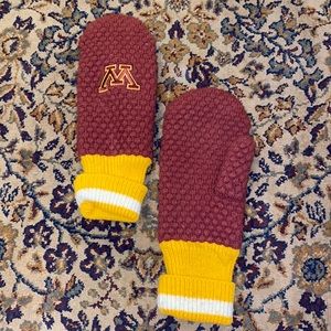 Golden gophers mittens